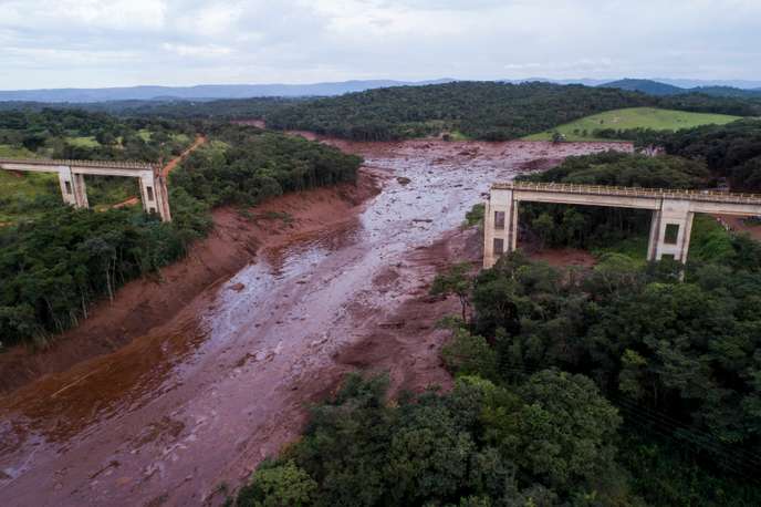 Photo de Rupture d’un barrage au Brésil : Neuf morts, environ 300 disparus