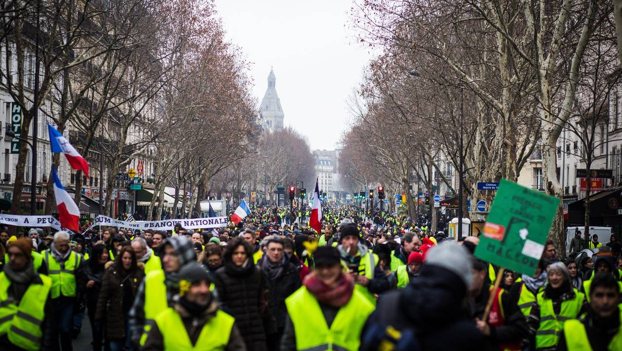 Photo de « Gilets jaunes »: la mobilisation reprend malgré les dissensions