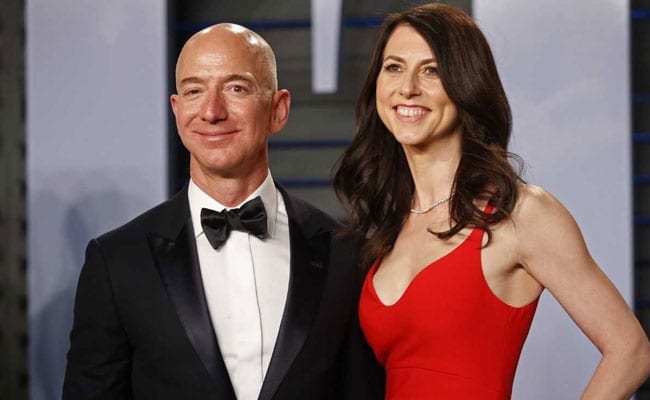 Photo de Le divorce de Jeff Bezos fait reculer Amazon en bourse