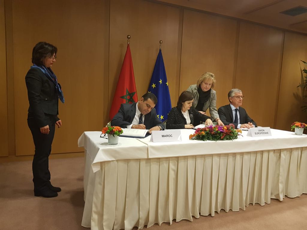 Photo de Signature à Bruxelles de l’accord de pêche entre le Maroc et l’UE