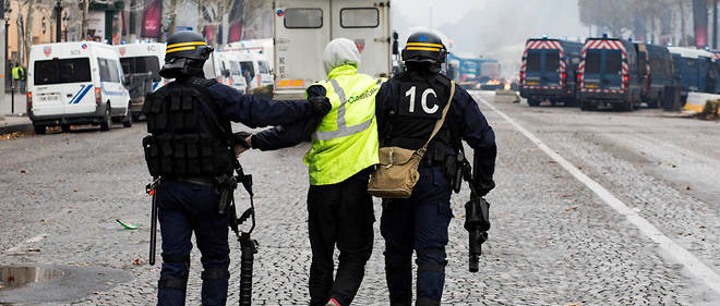 Photo de « Gilets jaunes »: près de 1.800 condamnations prononcées par la justice