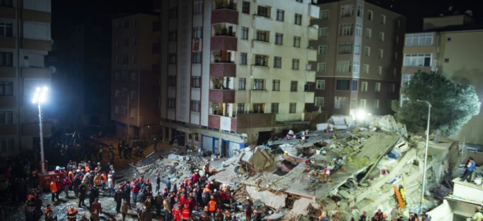 Photo de Istanbul.14 morts dans l’effondrement d’un immeuble