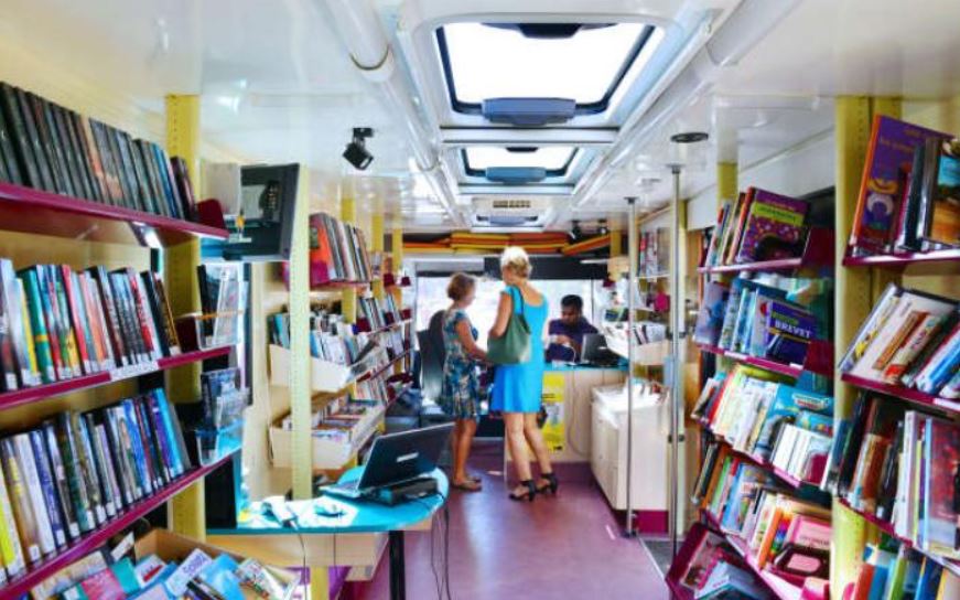 Photo de Bientôt un bibliobus au service des populations rurales !