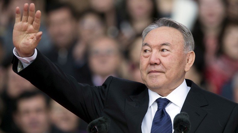 Photo de Après trois décennies au pouvoir, le président kazakh démissionne