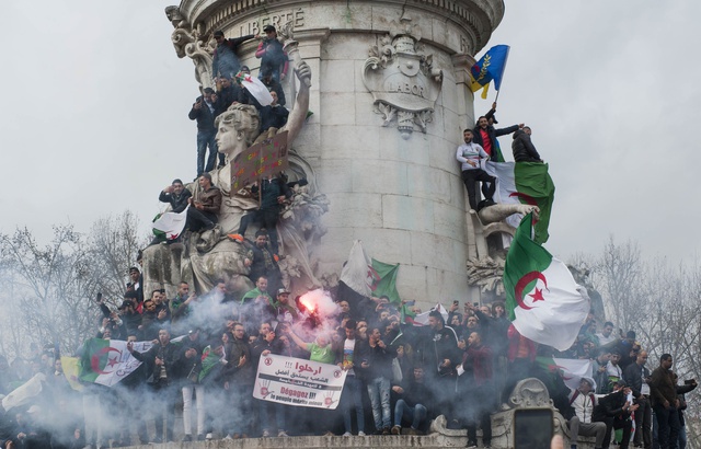 Photo de Des manifestations en France contre un 5e mandat de Bouteflika