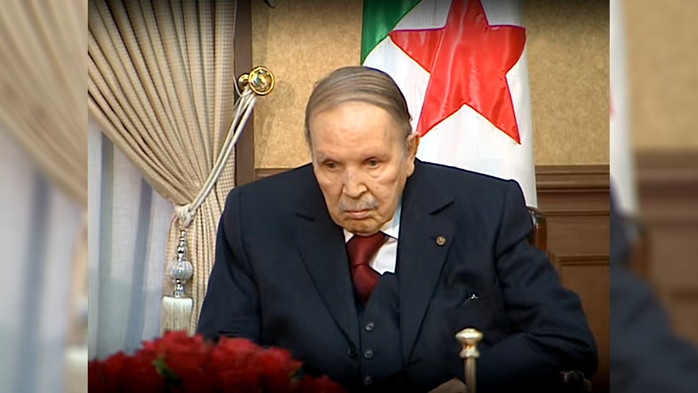 Photo de Bouteflika, seul au monde ?