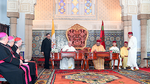 Photo de Le roi Mohammed VI et le pape François signent “l’Appel d’Al Qods”