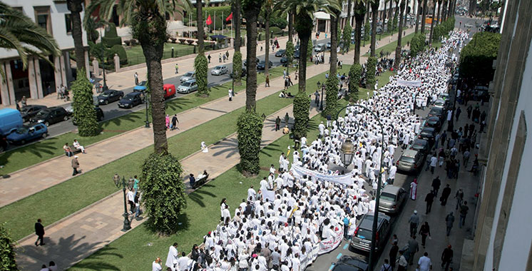 Photo de Médecins et étudiants organisent une marche nationale à Rabat