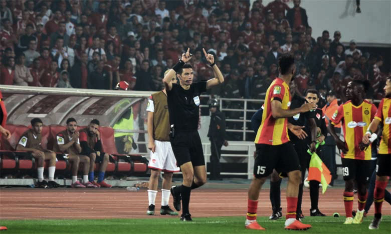 Photo de Arbitrage du match WAC-EST. La CAF sévit