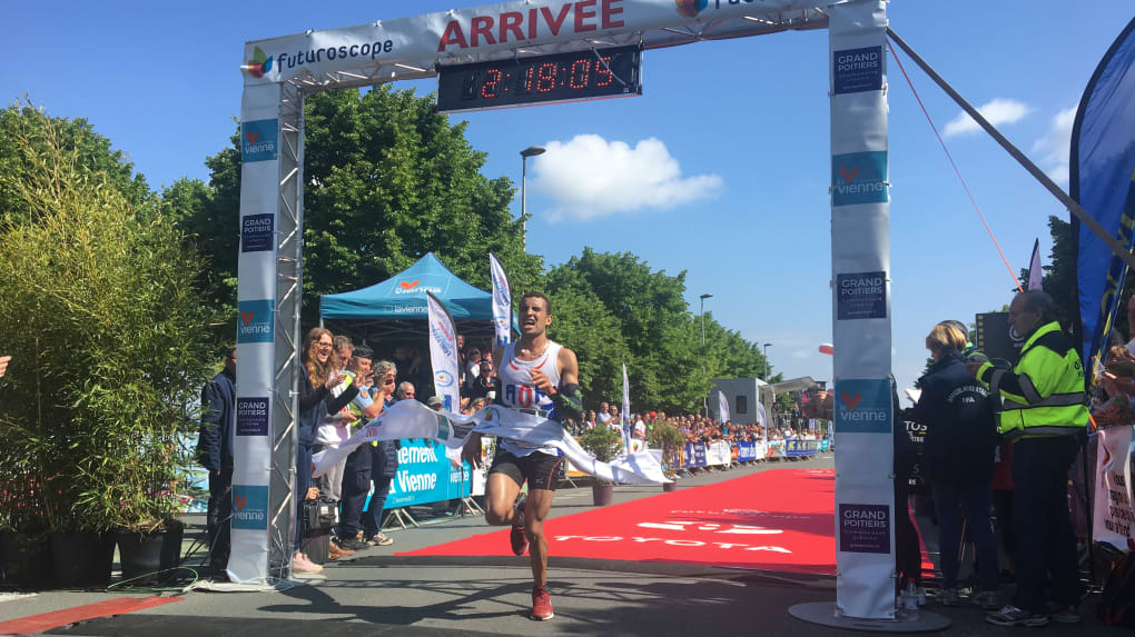 Photo de Un marocain remporte le marathon de Poitiers-Futuroscope