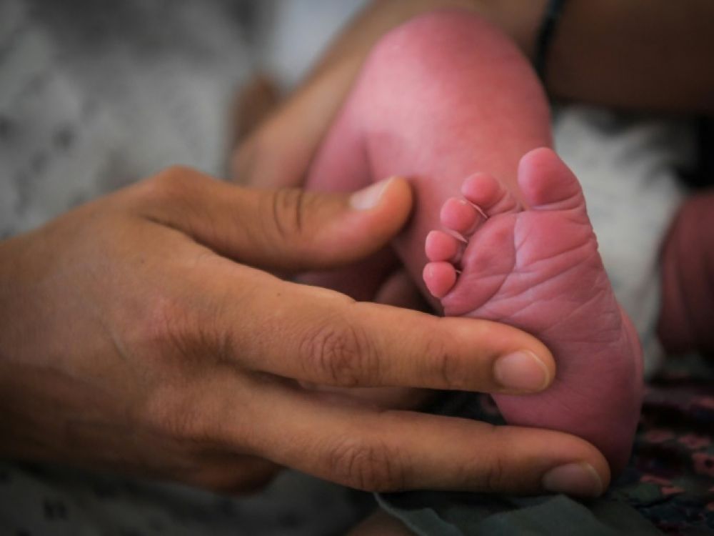 Photo de Le plus petit bébé du monde quitte l’hôpital 5 mois après sa naissance
