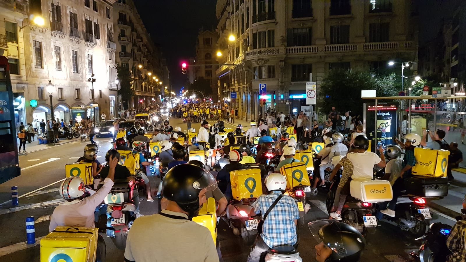 Photo de Barcelone. Manifestations contre Glovo après le décès d’un livreur