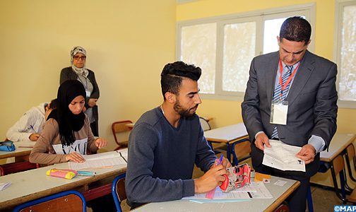 Photo de Examen régional du baccalauréat. Amzazi visite des lycées à Benslimane et Bouznika