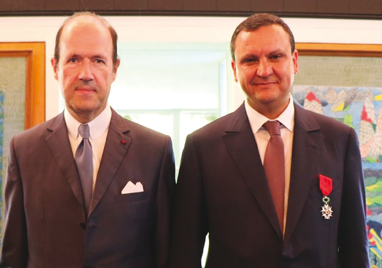 Photo de Mohamed Bachiri nommé Chevalier de la légion d’honneur
