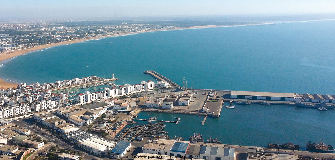 Photo de Plage d’Agadir. Comment lutter contre la pollution ?