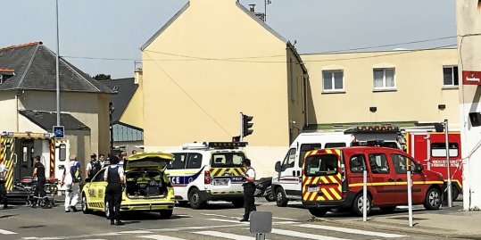 Photo de Tirs devant une mosquée à Brest : deux blessés dont l’imam