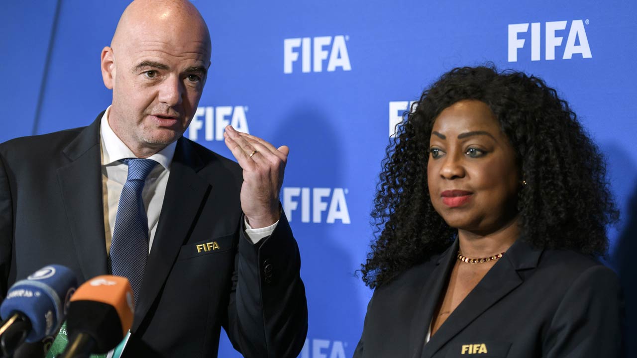 Photo de La N°2 de la FIFA supervisera une CAF au coeur de la polémique