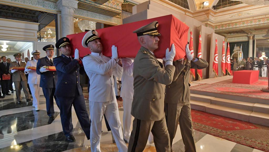 Photo de La Tunisie rend un dernier hommage au président Essebsi