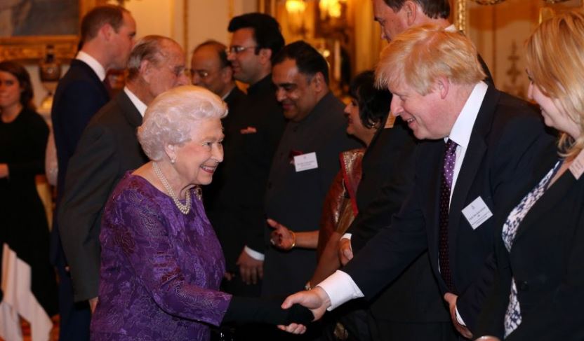 Photo de Brexit: Elisabeth II peut être invitée à suspendre le parlement