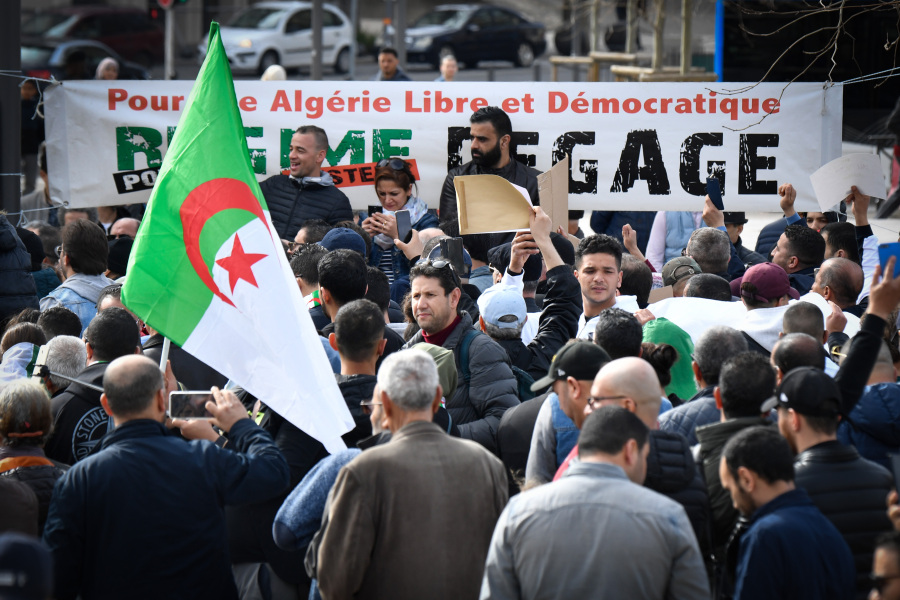 Photo de Algérie: des étudiants perturbent une réunion de « l’instance de dialogue »