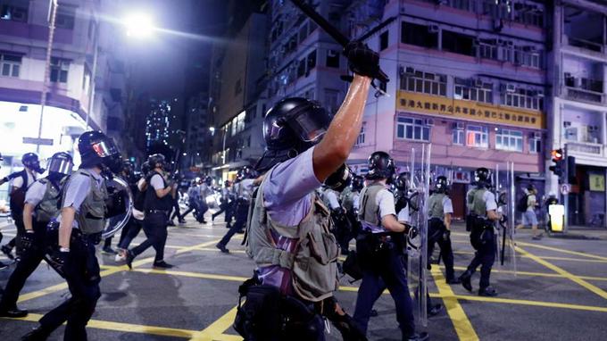 Photo de Pékin menace d’intervenir directement à Hongkong