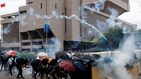 Photo de Hong Kong: Violents affrontements entre les manifestants et la police