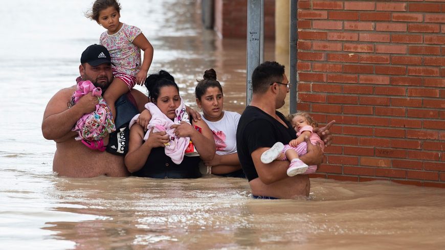 Photo de Inondations dans le sud-est de l’Espagne : cinq morts en deux jours, le pays sous le choc