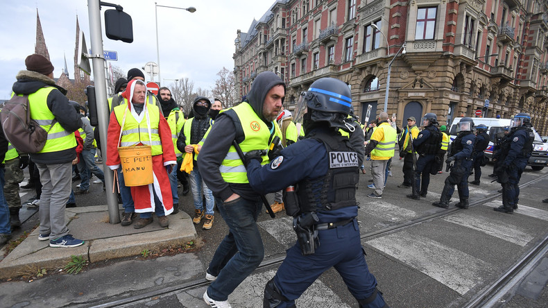Photo de Manifestations à Paris : 99 personnes en garde à vue