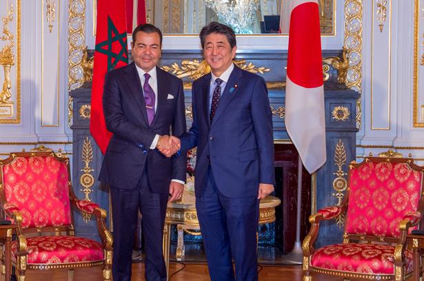 Photo de Le Prince Moulay Rachid s’entretient à Tokyo avec le Premier ministre japonais