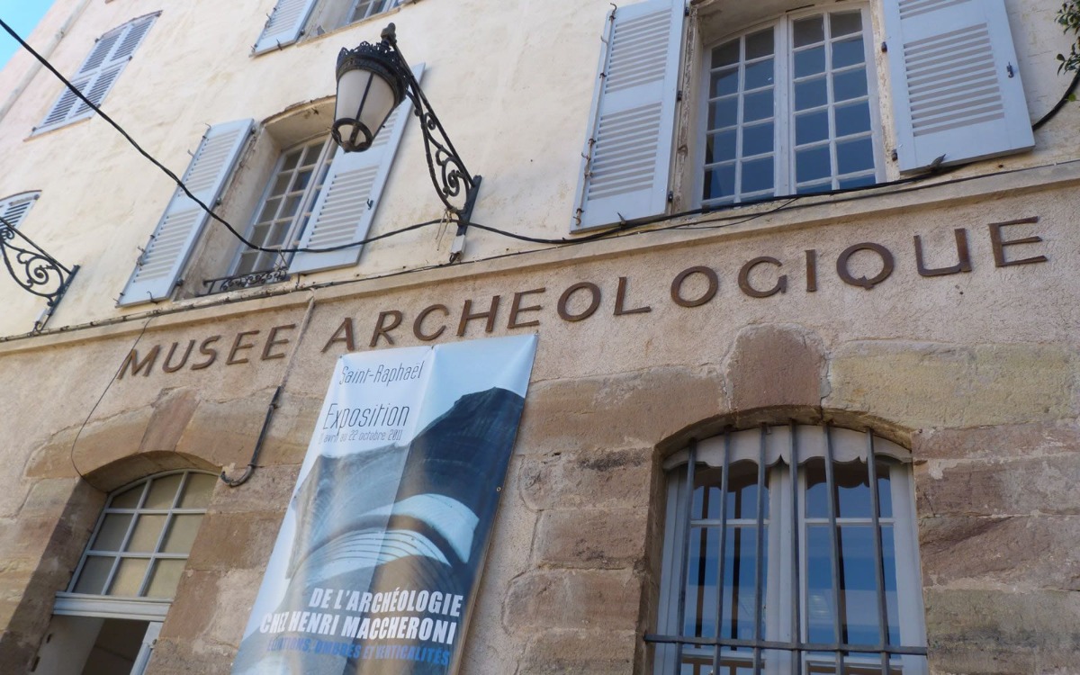 Photo de France: un homme retranché au musée archéologique avec des inscriptions menaçantes en arabe
