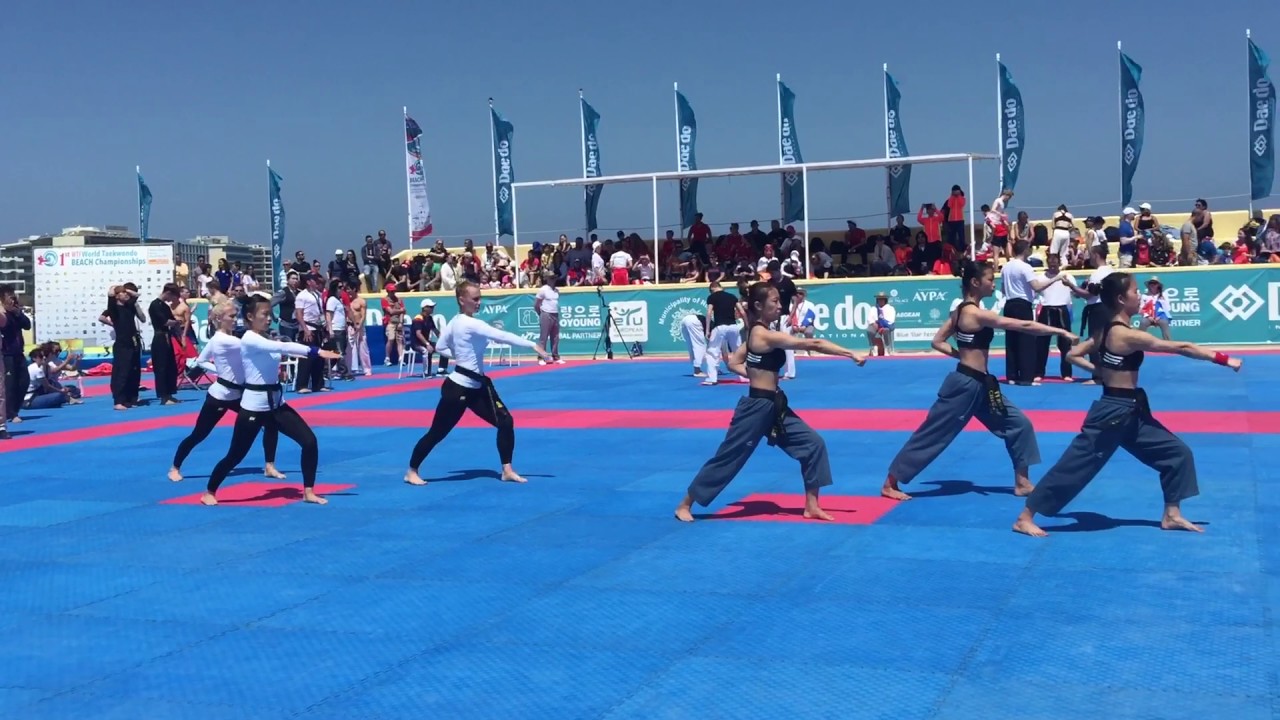 Photo de Mondiaux de beach-taekwondo : le Maroc remporte 13 médailles, dont 3 en argent