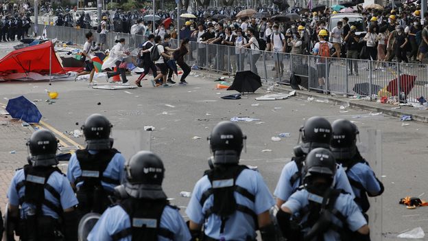 Photo de Hongkong : Pékin promet des représailles si la situation dégénère