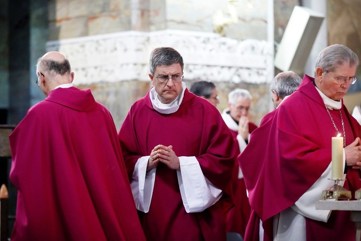 Photo de Pédocriminalité dans l’Eglise: Les évêques de France votent pour une indemnisation des victimes mineures