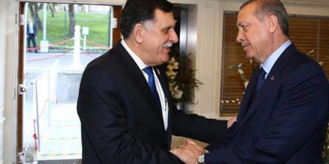 Photo de Rencontre discrète entre Erdogan et le dirigeant libyen Fayez al-Sarraj