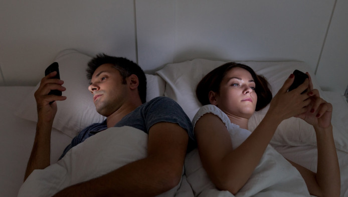 Photo de En chiffres, comment le smartphone peut-il détruire la vie sexuelle des couples
