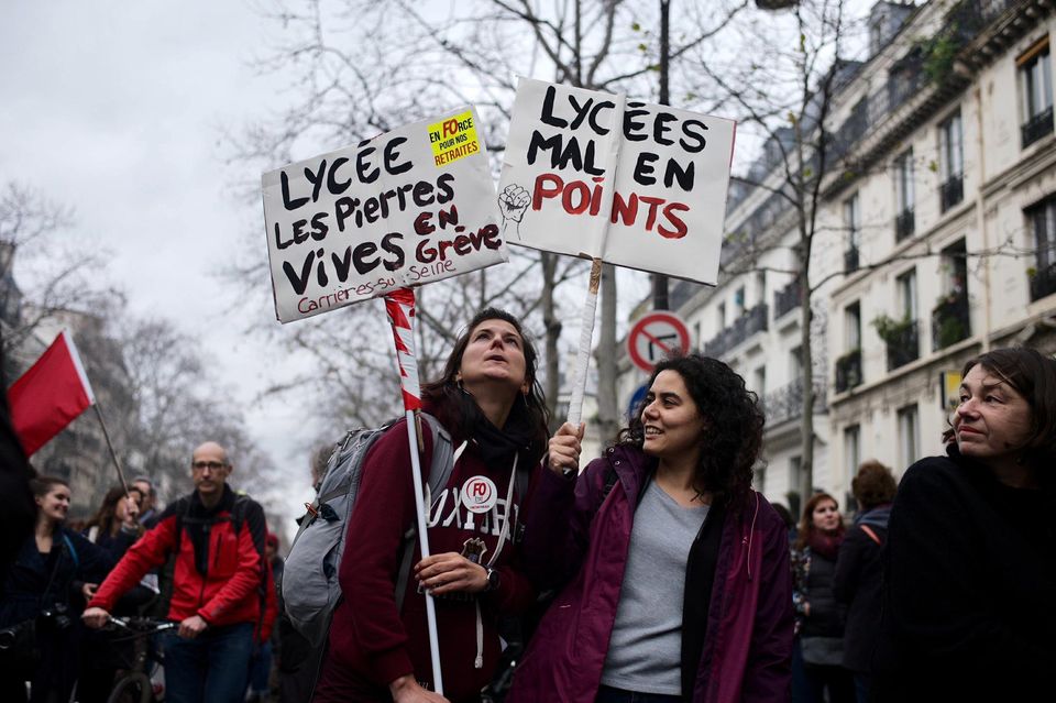 Photo de Bac 2019: le ministère français sanctionne les professeurs grévistes