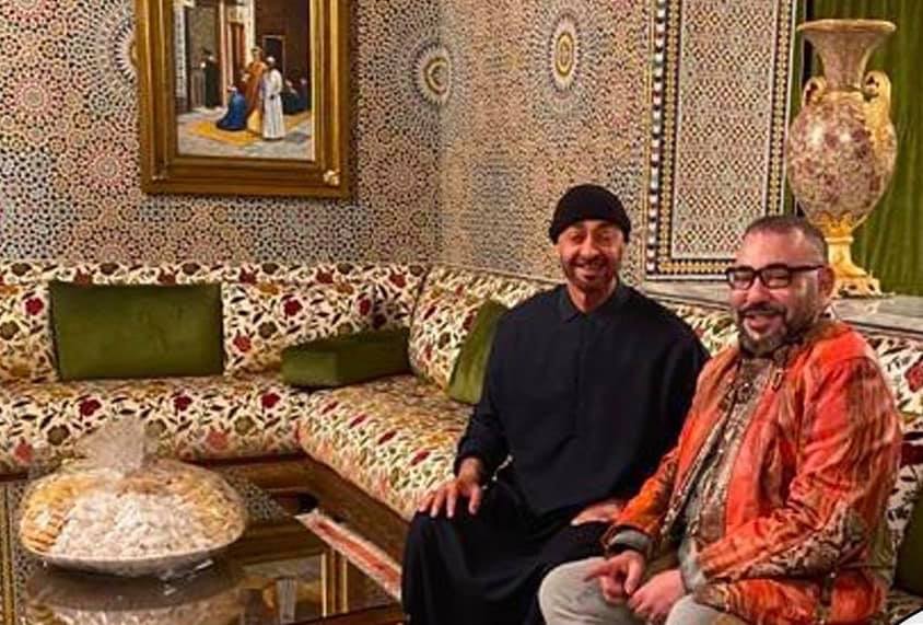 Photo de Le roi Mohammed VI rend visite à Mohammed Ben Zayed