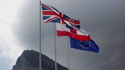 Photo de Le Royaume Uni parti, l’UE soutiendra l’Espagne sur Gibraltar