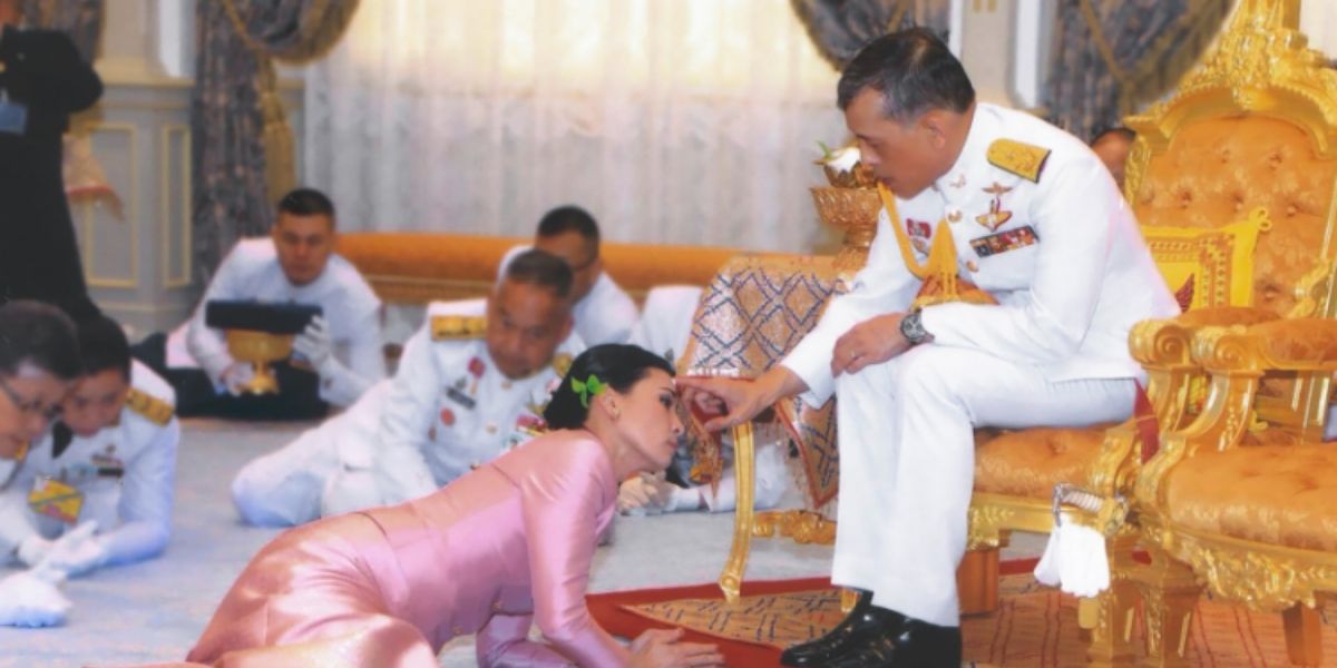 Photo de Insolite: le roi de Thaïlande s’en va en confinement de luxe avec son harem
