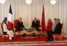 Photo de Emmanuel Macron invite le Roi Mohammed VI pour une visite d’État en France