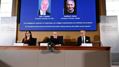 Photo de Nobel de physique : un duo récompensé pour des avancées fondamentales pour le développement de l’IA