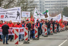 Photo de Crise chez Volkswagen : IG Metall menace d’un conflit social historique