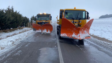 Photo de Ifrane : les autorités se mobilisent pour le déneigement des routes