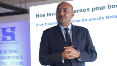 Photo de Retail : H&S Retail Holding trace sa voie